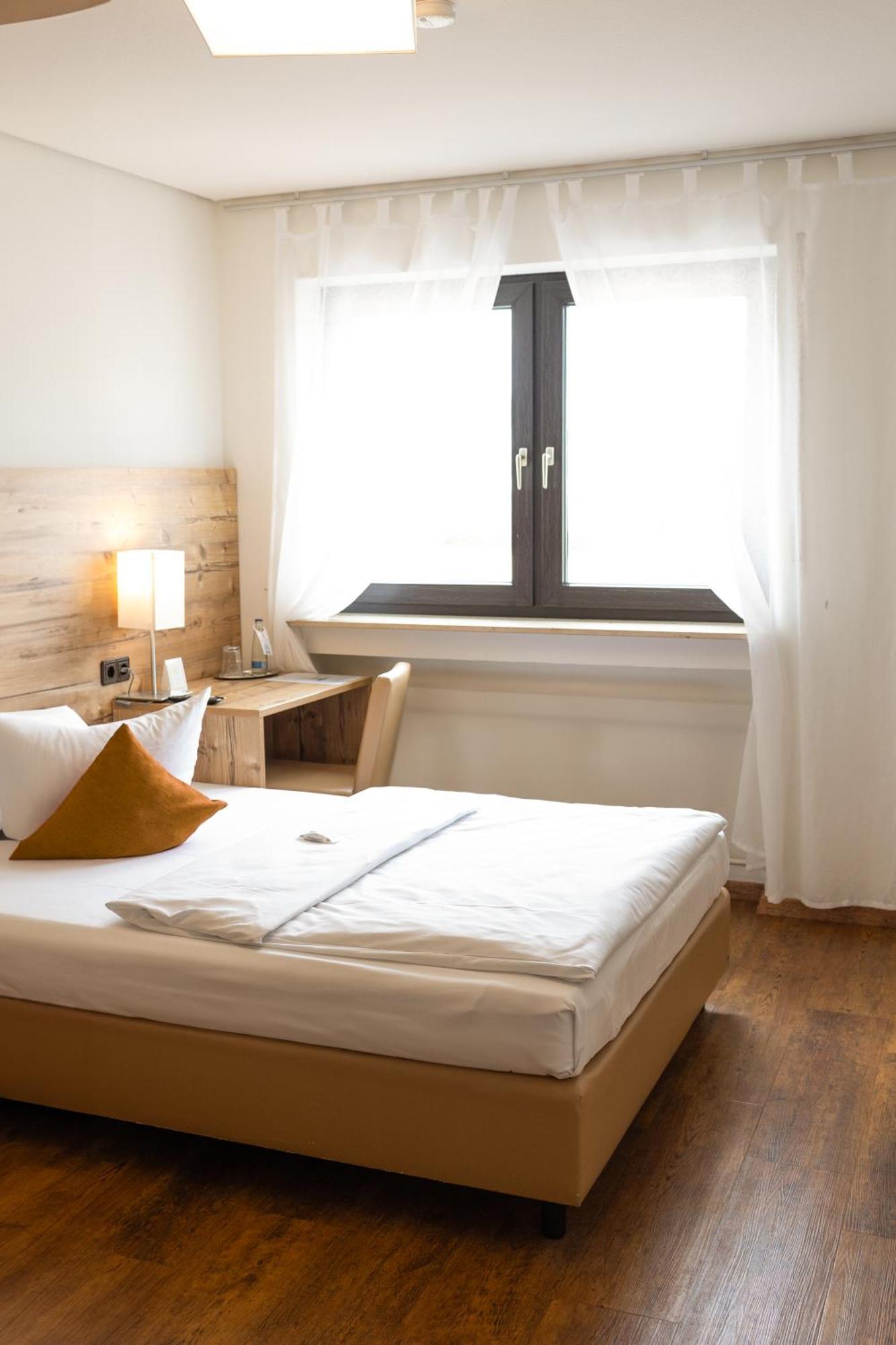 Hotel Kuebler Венделщайн Екстериор снимка